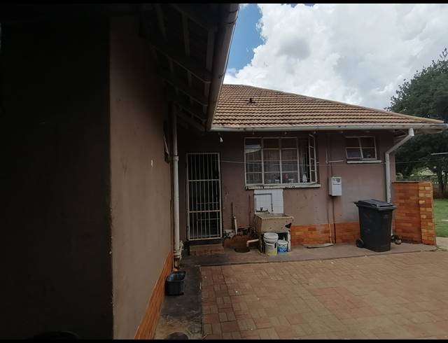 3 BEDROOM FREESTANDING SOLD IN STILFONTEIN EXT 1